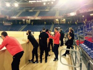 Foto comitiva rossonera nel prepartita a Barcellona 25-10-15